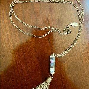 Elegant Gold Pendant Necklace